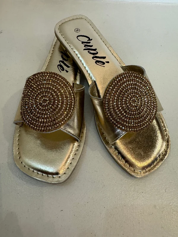 Cuple Flat Gold Beaded Slide