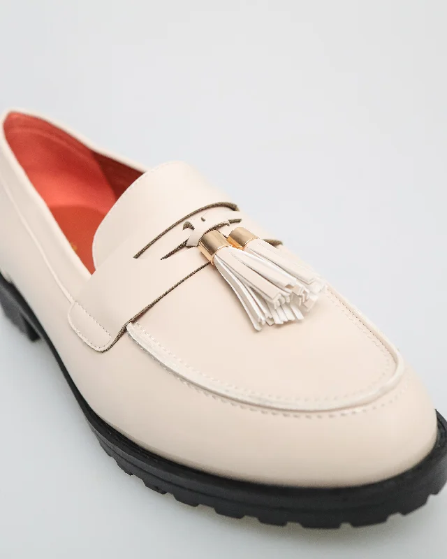 Tomaz FL041 Ladies Tassel Loafers (Beige)